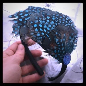 Peacock flapper style headband.